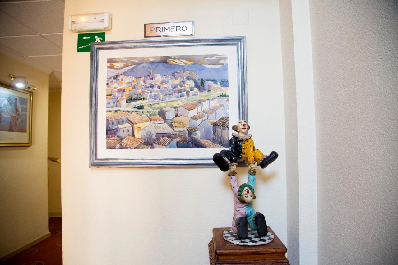 Hotel Reina Victoria Hellín Extérieur photo