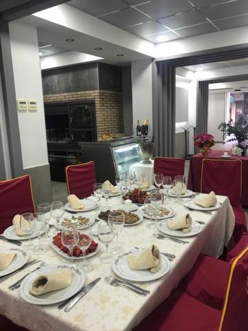 Hotel Reina Victoria Hellín Extérieur photo